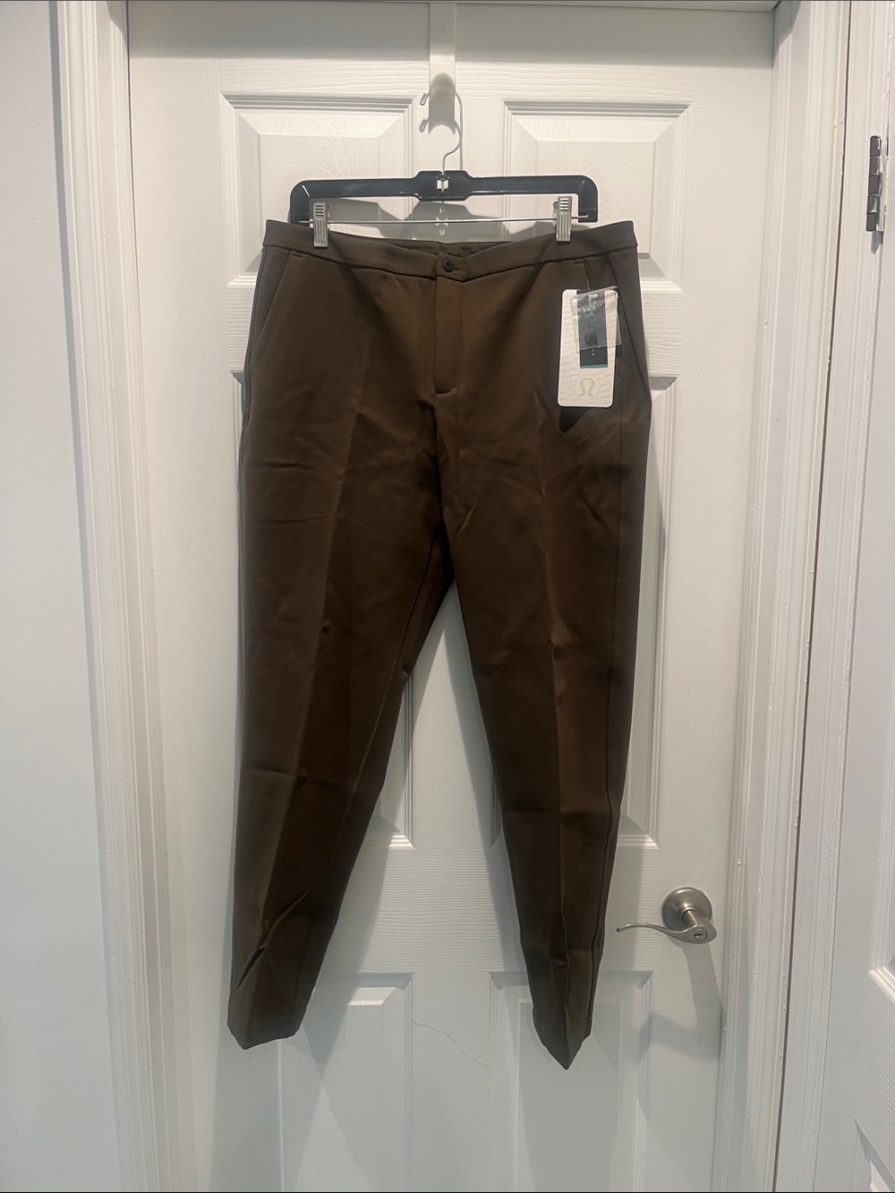 NWT’S  City Trek Trouser * Pointe